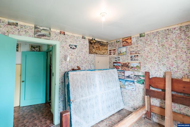 554 Mitchell St, Falls City, OR 97344