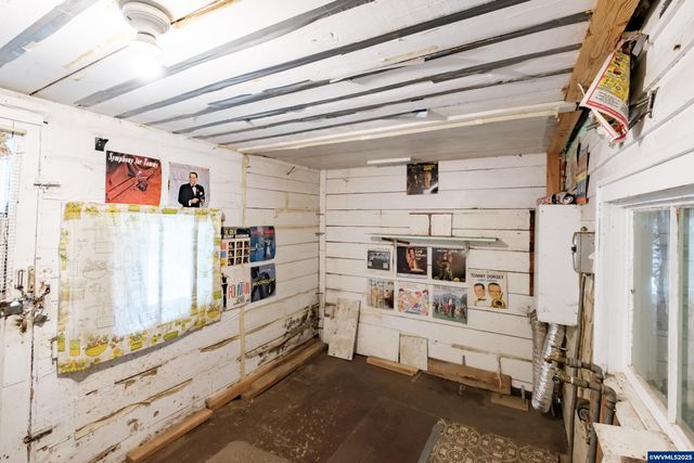 554 Mitchell St, Falls City, OR 97344