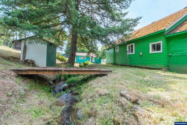 554 Mitchell St, Falls City, OR 97344