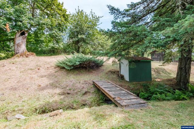 554 Mitchell St, Falls City, OR 97344