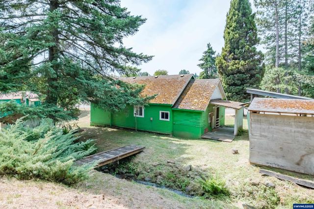 554 Mitchell St, Falls City, OR 97344