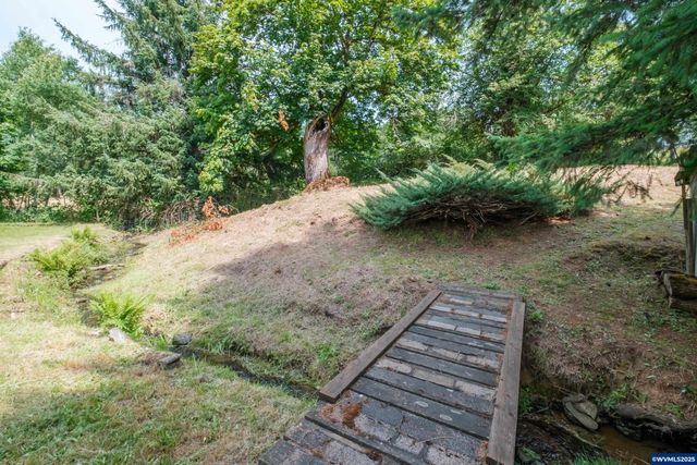 554 Mitchell St, Falls City, OR 97344