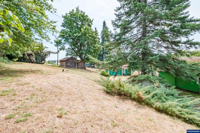 554 Mitchell St, Falls City, OR 97344