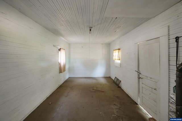 554 Mitchell St, Falls City, OR 97344