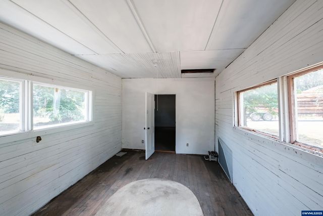 554 Mitchell St, Falls City, OR 97344