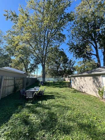 17374 70th Avenue, Tinley Park, IL 60477