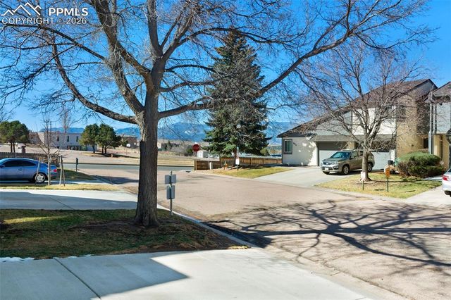 4529 Castlepoint Drive, Colorado Springs, CO 80917
