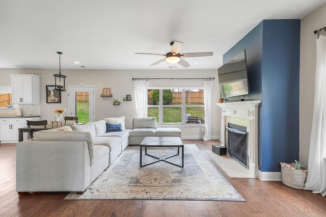 1120 Marys Pl, Lebanon, TN 37090