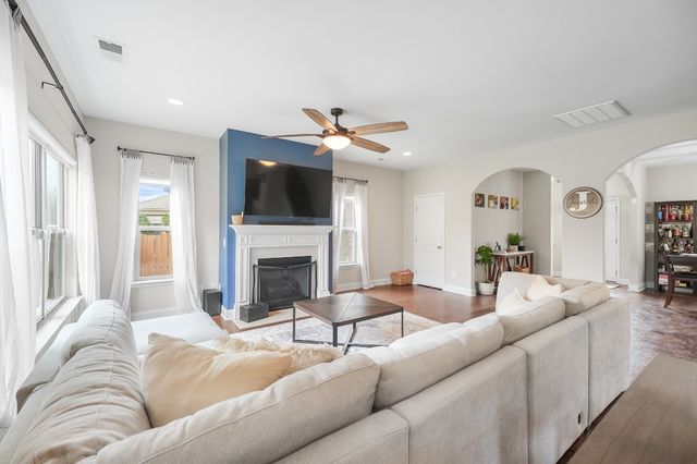 1120 Marys Pl, Lebanon, TN 37090