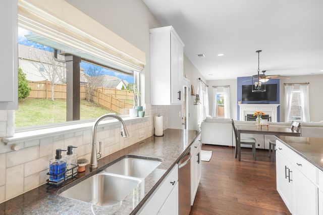 1120 Marys Pl, Lebanon, TN 37090