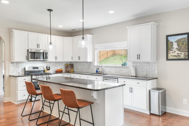 1120 Marys Pl, Lebanon, TN 37090