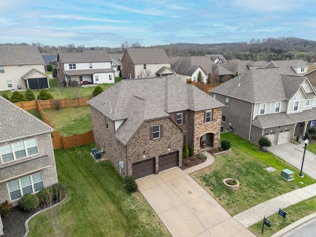 1120 Marys Pl, Lebanon, TN 37090