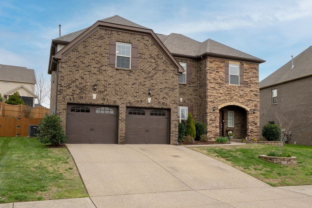 1120 Marys Pl, Lebanon, TN 37090