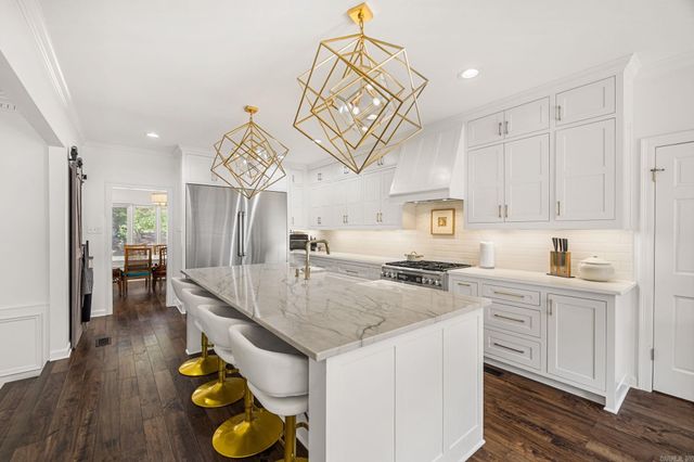 188 Valley Club Circle, Little Rock, AR 72212