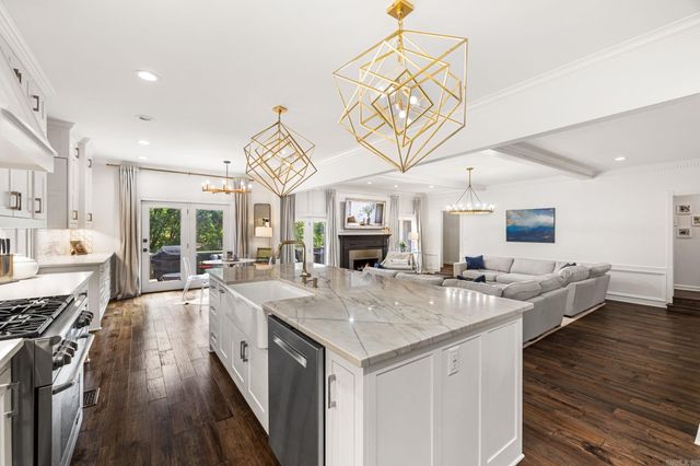 188 Valley Club Circle, Little Rock, AR 72212
