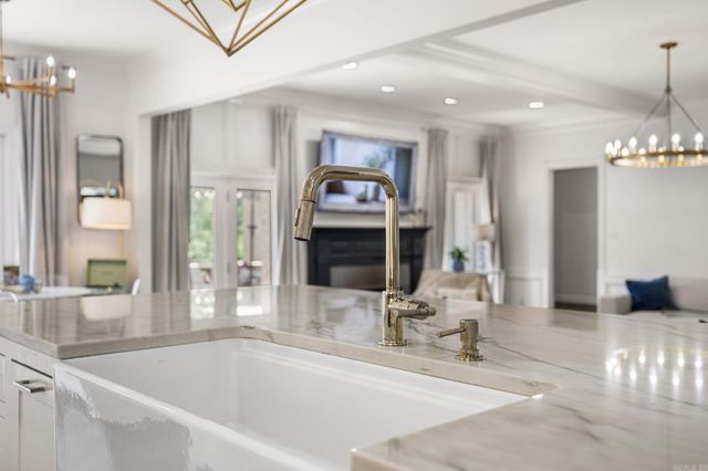 188 Valley Club Circle, Little Rock, AR 72212