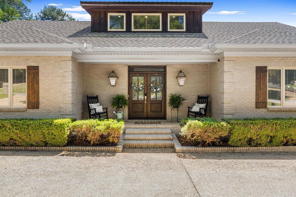 188 Valley Club Circle, Little Rock, AR 72212