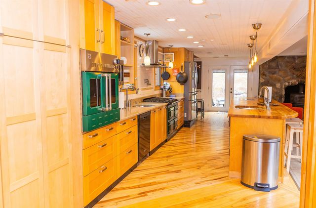 18 Treeline Road, Thornton, NH 03285
