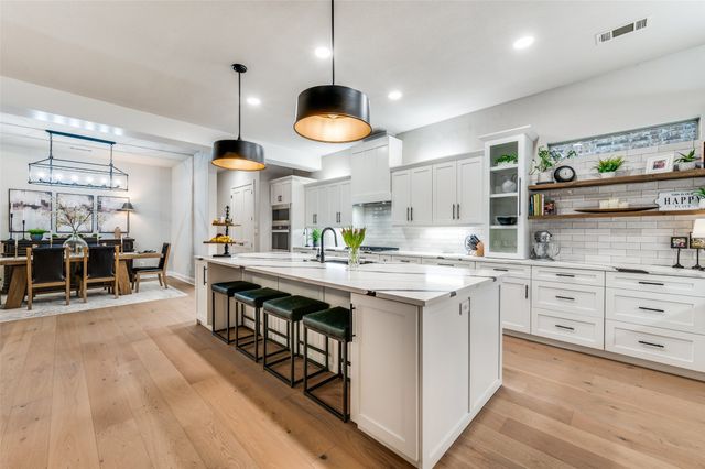 28 Clear Pond Drive, Frisco, TX 75034