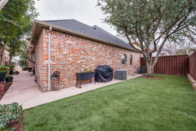 28 Clear Pond Drive, Frisco, TX 75034