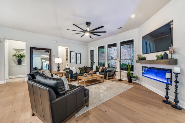 28 Clear Pond Drive, Frisco, TX 75034