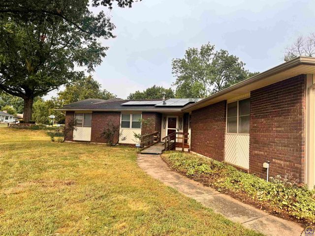 5804 SW 25th ST, Topeka, KS 66614