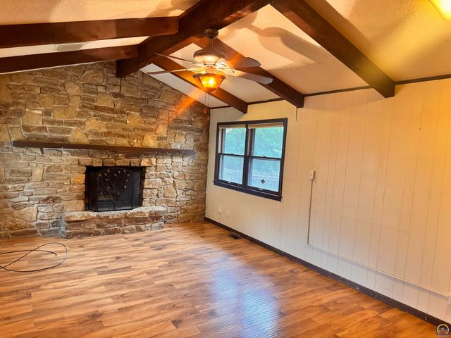 5804 SW 25th ST, Topeka, KS 66614