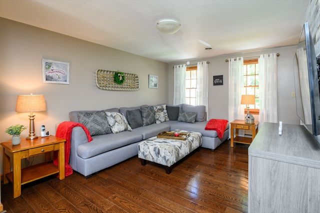 67 Higgins Rd, Kingston, MA 02364