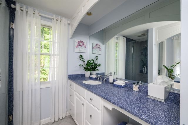 67 Higgins Rd, Kingston, MA 02364