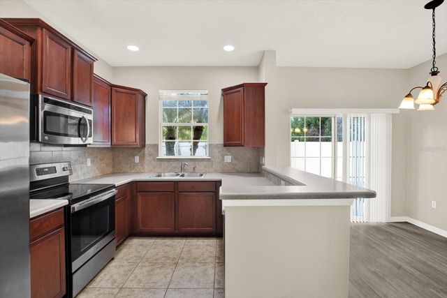 8810 MOONLIT MEADOWS LOOP, Riverview, FL 33578