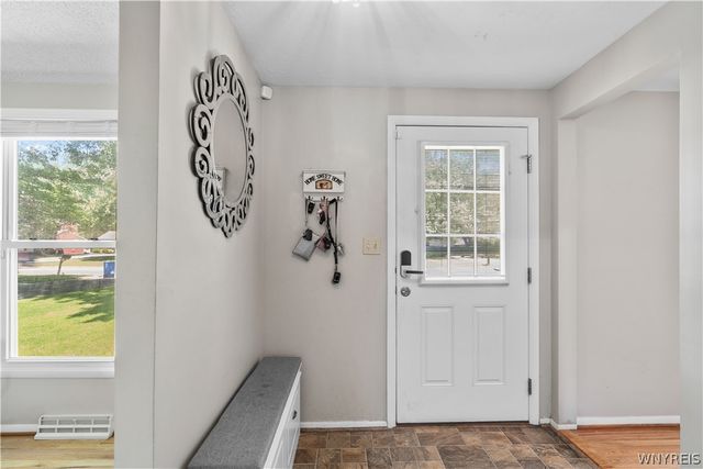 95 Klein Road, Amherst, NY 14221