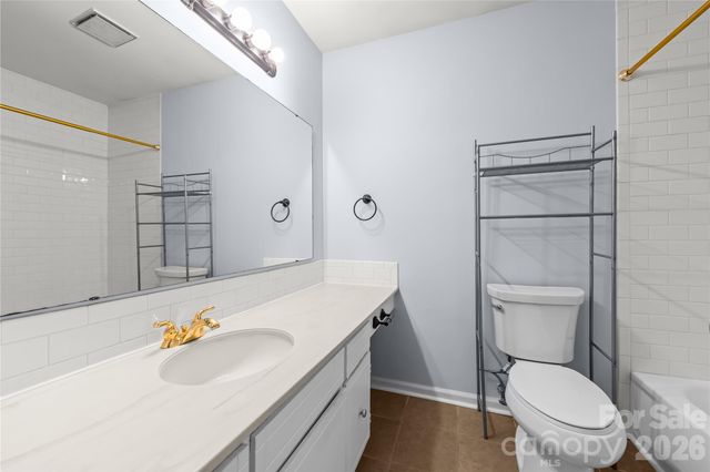 8521 Castle Pine Court, Charlotte, NC 28226