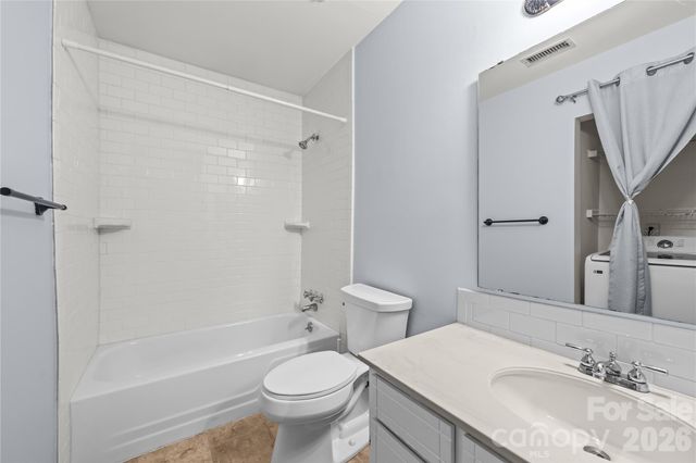 8521 Castle Pine Court, Charlotte, NC 28226