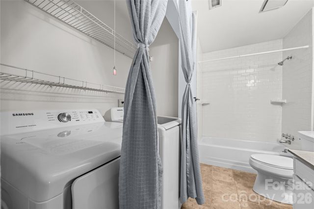 8521 Castle Pine Court, Charlotte, NC 28226