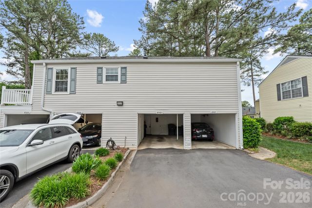 8521 Castle Pine Court, Charlotte, NC 28226