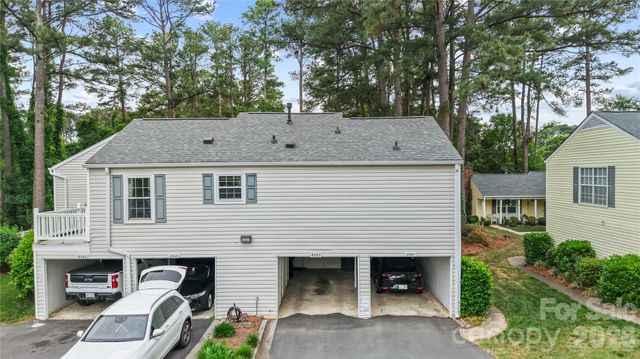 8521 Castle Pine Court, Charlotte, NC 28226