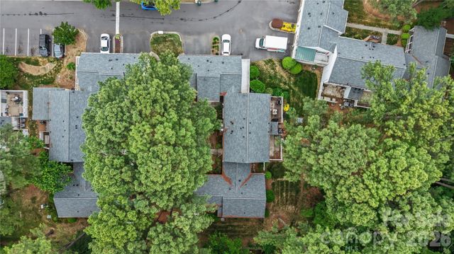 8521 Castle Pine Court, Charlotte, NC 28226