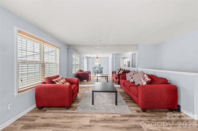 8521 Castle Pine Court, Charlotte, NC 28226