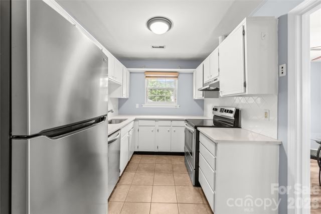 8521 Castle Pine Court, Charlotte, NC 28226