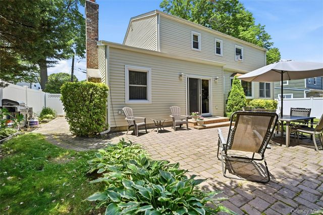 19 Stimson Place, Huntington, NY 11743