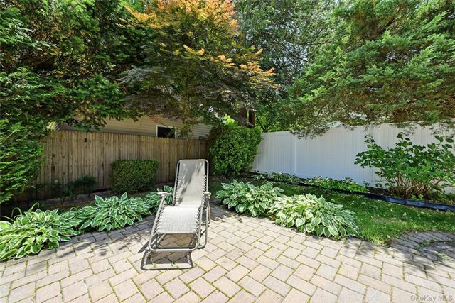 19 Stimson Place, Huntington, NY 11743