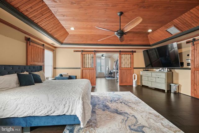 10 TARA DR, Sewell, NJ 08080
