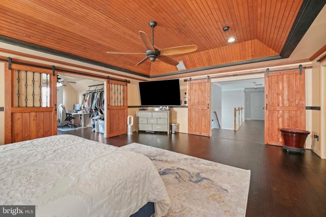 10 TARA DR, Sewell, NJ 08080