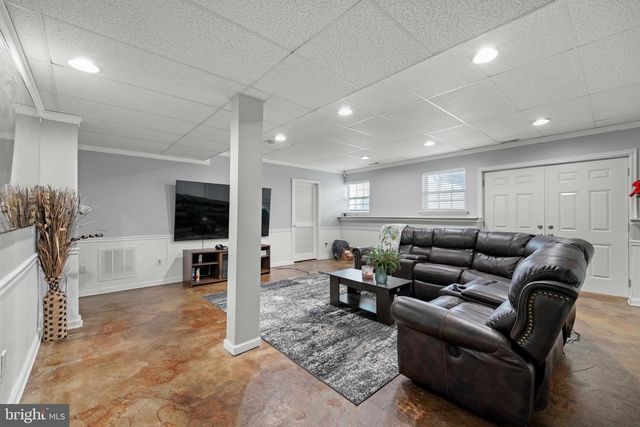 10 TARA DR, Sewell, NJ 08080