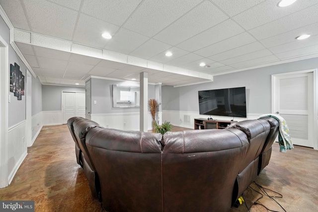 10 TARA DR, Sewell, NJ 08080
