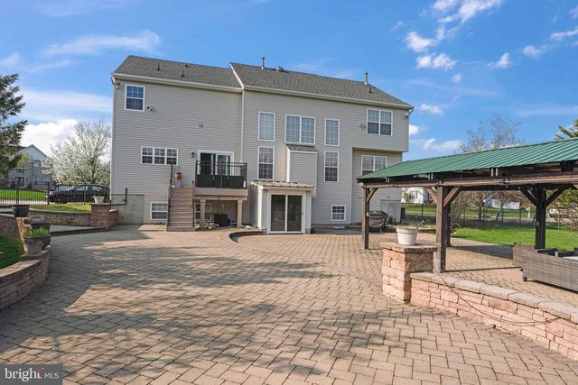 10 TARA DR, Sewell, NJ 08080