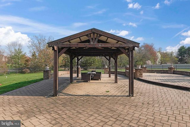 10 TARA DR, Sewell, NJ 08080