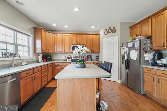 10 TARA DR, Sewell, NJ 08080