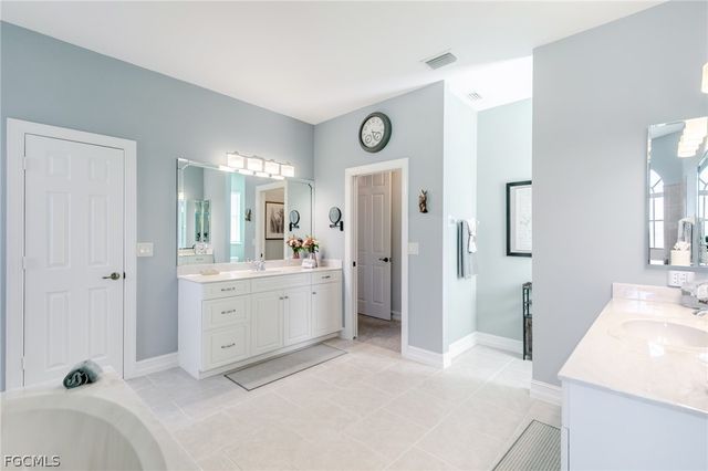 1404 SE 13th TER, Cape Coral, FL 33990