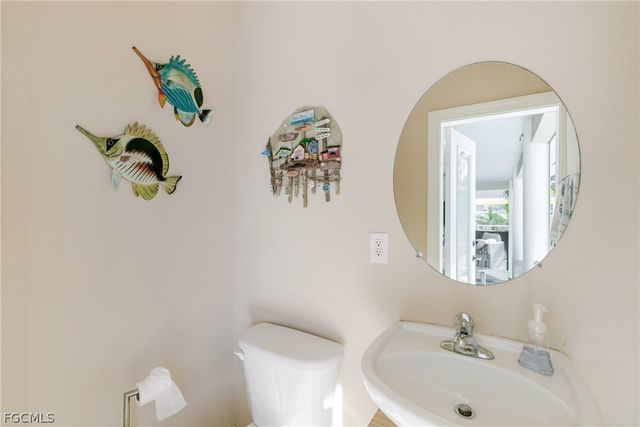 1404 SE 13th TER, Cape Coral, FL 33990